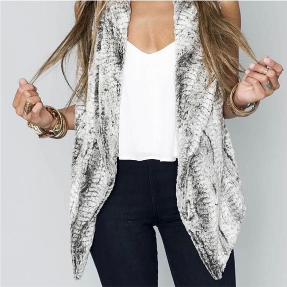 Show Me Your Mumu Fausta Vest in Queen Frost - Picture 1 of 5